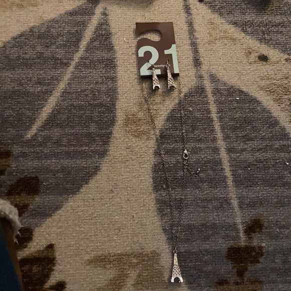 Forever 21 Eiffel Tower rhinestone necklace - Picture 1 of 5